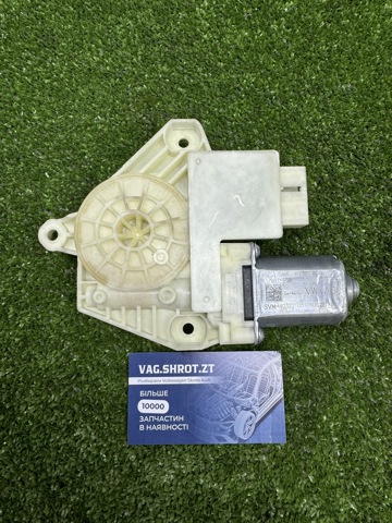 Моторчик стеклоподъемника двери задней, правой 5Q4959811E VAG