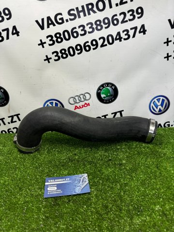 Патрубок интеркуллера 7P0145737D VAG