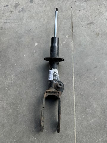 Амортизаторная стойка передняя левая 7P6413031AN VAG