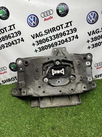 Крепление трансмиссии 8K0399263BH VAG