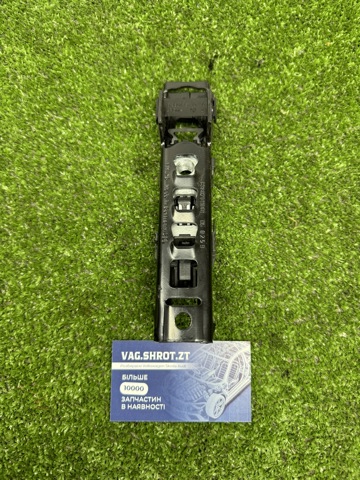 8V0857819A VAG Регулятор высоты ремня безопасности передний левый купить в Каменское