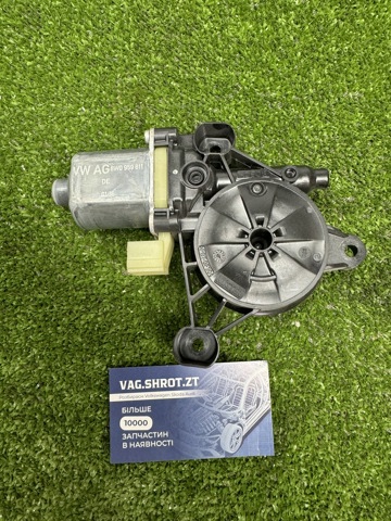 Моторчик стеклоподъемника двери задней, левой 8W0959811 VAG