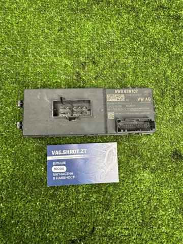 Блок управления открытия крышки багажника 8W8959107 VAG