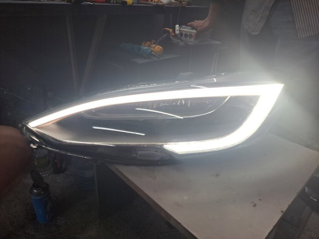 Фара дальнего света в сборе 105357000B Tesla Model