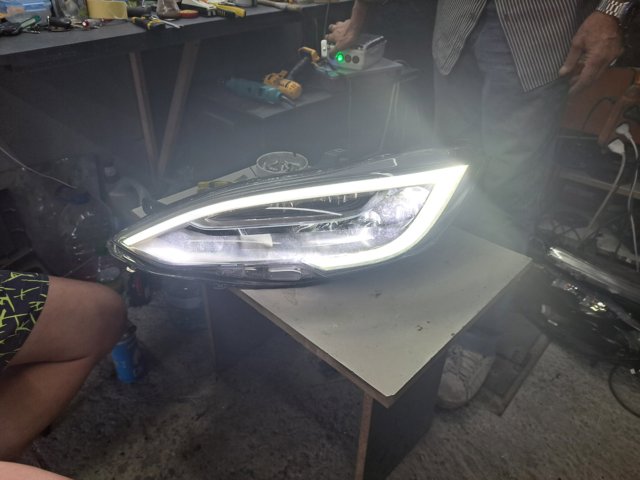 105357000B Tesla Model Фара левая купить в Ужгород