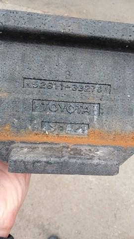Энергопоглотитель переднего бампера 5261133270 TOYOTA