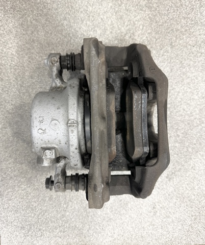 Кронштейн суппорта 34106882256 BMW