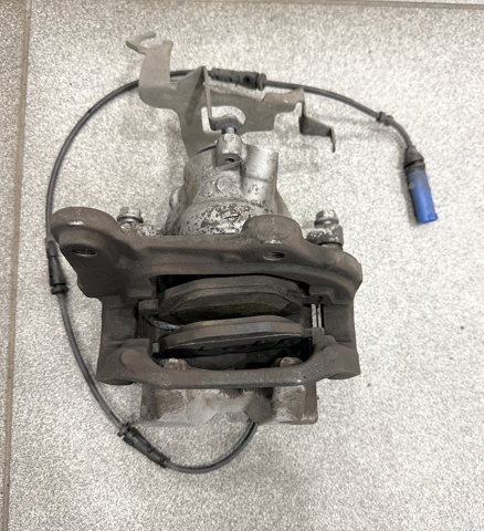 34216870576 BMW Суппорт тормозной задний правый купить в Киев