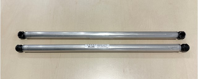 Детали багажника (петли и упор крышки) 4G8827515B VAG
