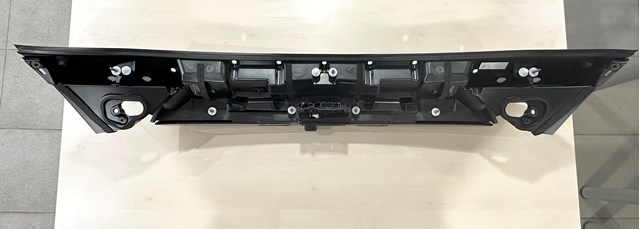 VAG 4G8827987A Накладка багажника (двери 3/5-й задней) нижняя в наличии Каменское