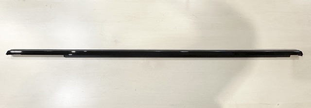 Молдинг заднего стекла, правый 4M0853764 VAG