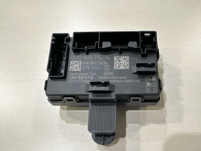 Блок комфорта передней двери 4M0959792N VAG