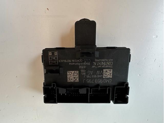 Блок комфорта задней двери 4M0959795J VAG