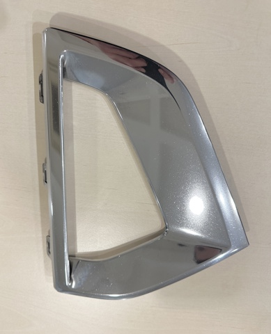 Молдинг решетки переднего бампера, правый 51119463482 BMW