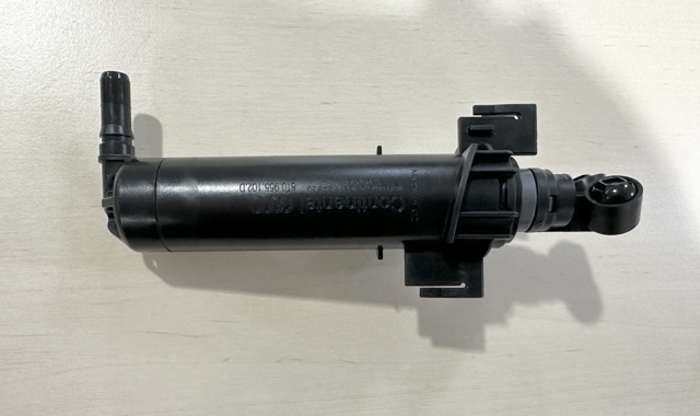 Форсунка омывателя фары передней, правой 8T0955102D VAG