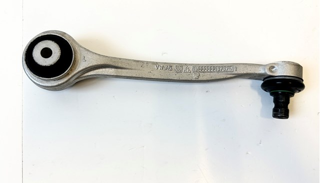 Рычаг передней подвески верхний, левый 8W0407509E VAG