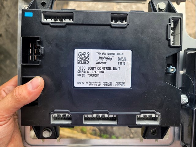 TESLA 101090600G Модуль управления (ЭБУ) бортовой сетью в наличии Черновцы