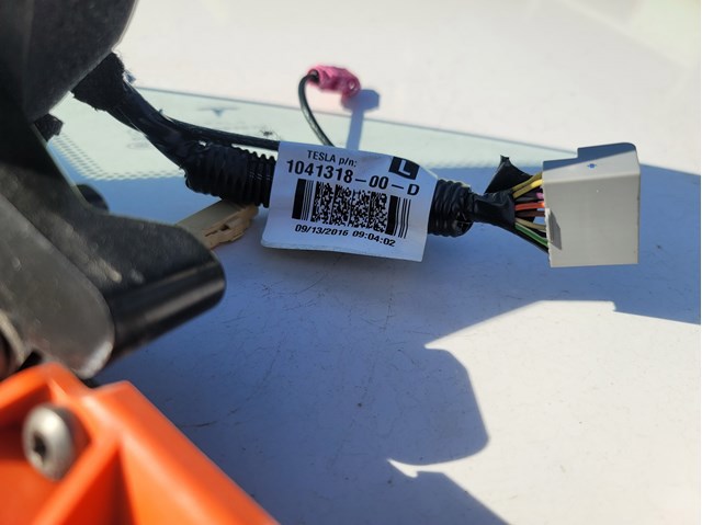 TESLA 104131800G Правое зеркало в наличии Ирпень