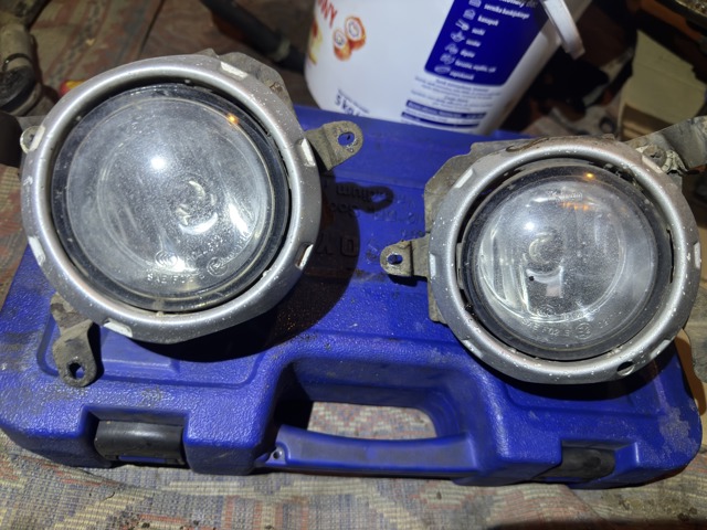 Противотуманка правая 8321A076 MITSUBISHI