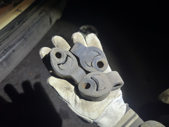 Крепление глушителя MN135158 MITSUBISHI