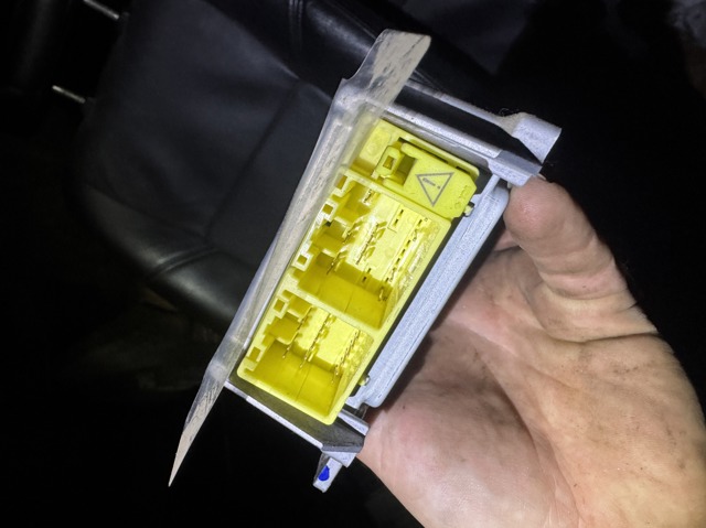 MR587868 MITSUBISHI Модуль-процессор управления подушкой безопасности (ЭБУ AIRBAG) купить в Тернополь