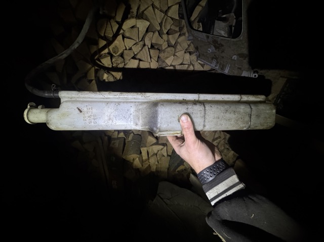  Расширительный бачок MR968146 MITSUBISHI