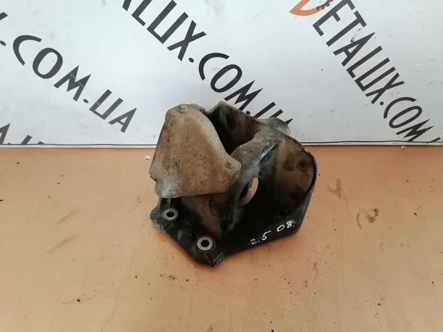 RENAULT 8200426805 Опора подвесного подшипника передней полуоси в наличии Каменское
