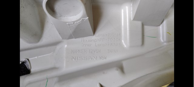 NISSAN 261803NL0A Поворотник правый в наличии Чернигов