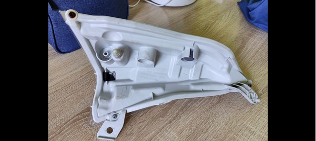 NISSAN 261803NL0A Поворотник правый в наличии Кривой Рог