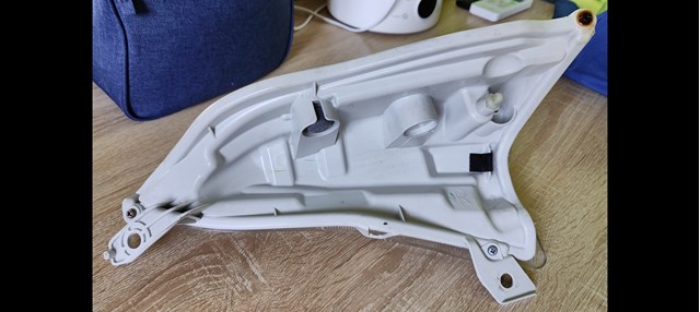 NISSAN 261803NL0A Поворотник правый в наличии Украина