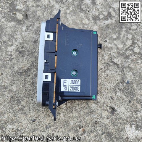 NISSAN 283953NA0A Блок кнопок центральной консоли в наличии Черновцы