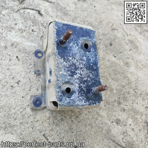 852113NA0A NISSAN Кронштейн усилителя заднего бампера купить в Сумы