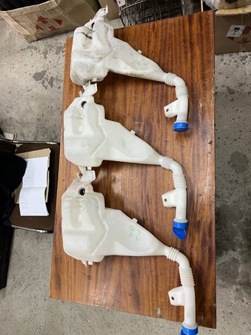 Бачок омывателя стекла Тесла Модел C