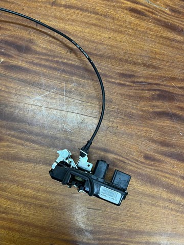 Замок передней пассажирской двери Тесла Модел C