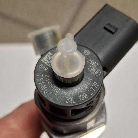 Форсунка впрыска топлива 0445110551 BOSCH