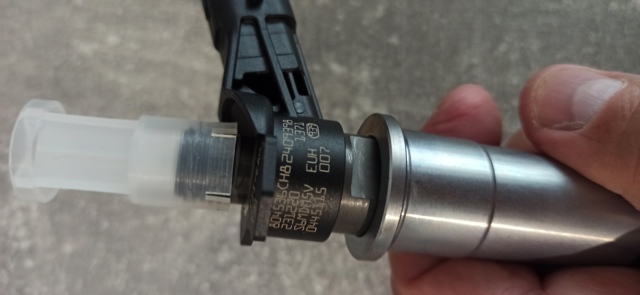 Клапанная форсунка 0445115007 BOSCH