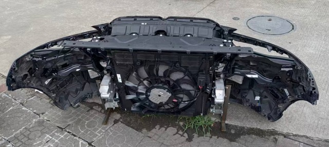 Радиатор водяной 17115A5C818 BMW