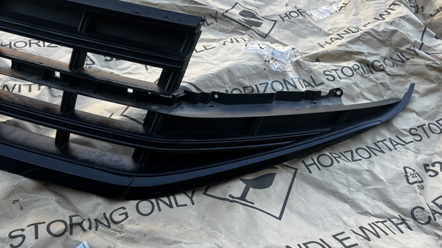 VAG 760853651AKBUS Решетка радиатора в наличии Одесса