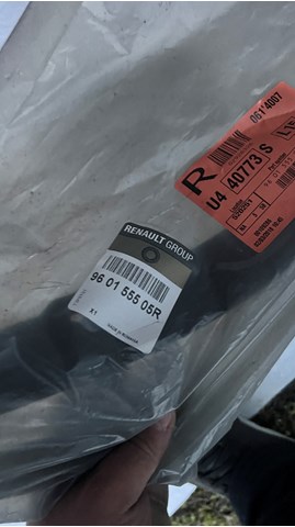 Губа переднего бампера 960155505R RENAULT