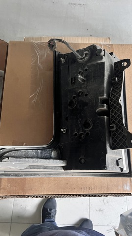 LAND ROVER LR135422 Фонарь задний левый в наличии Ужгород