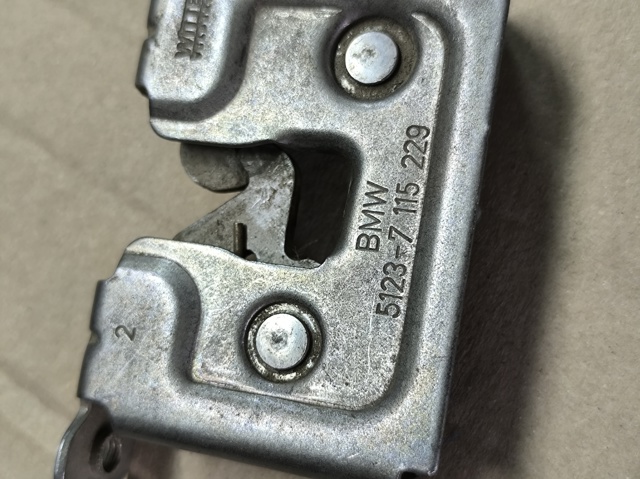 Замок крышки капота 51237115229 BMW