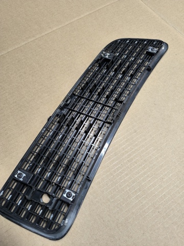 MERCEDES 22188003059040 Решетка капота в наличии Каменское