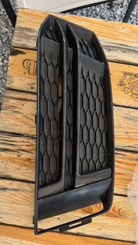 VAG 8W0807681F в наличии Ирпень