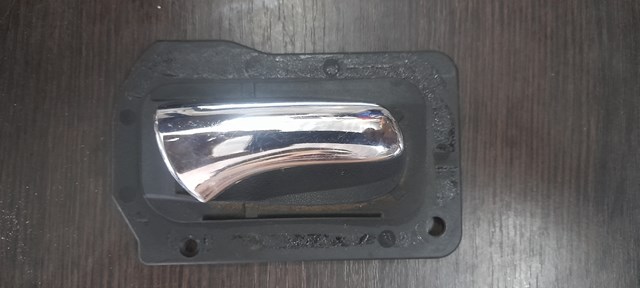 Ручка передней двери внутренняя, правая 09134968 GM