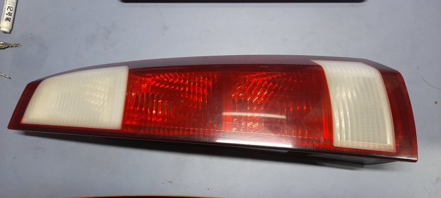 Задняя правая фара 13203392 OPEL