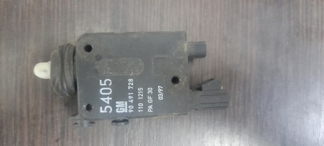 Актуатор замка задней двери 90491728 GM