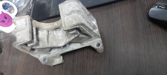 Подушка коробки 90495514 GM