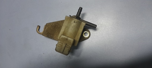 Клапан соленоид управления заслонкой вторичного воздуха 90502750 GM