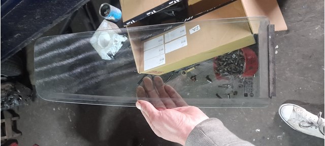 Окно надставки двери задней 90579326 GM