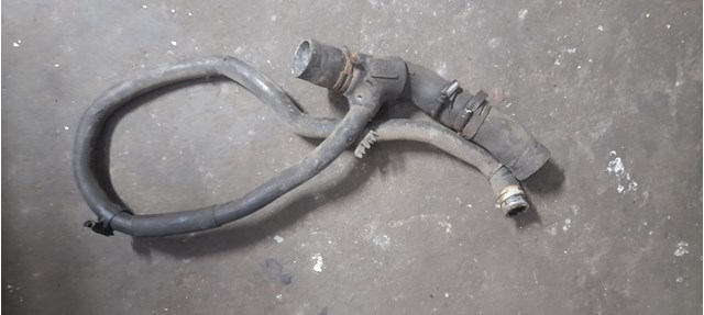 Патрубок радиатора охлаждения нижний 9157189 GM